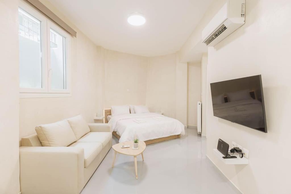 Modern Hiding Place In The Heart Of 아테네 외부 사진