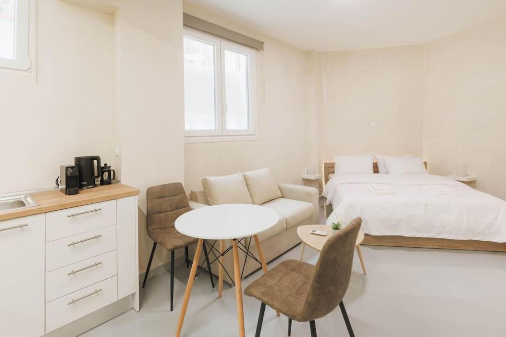 Modern Hiding Place In The Heart Of 아테네 외부 사진