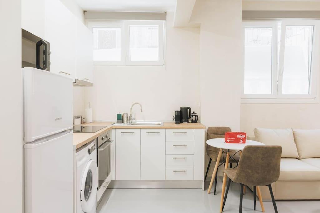 Modern Hiding Place In The Heart Of 아테네 외부 사진