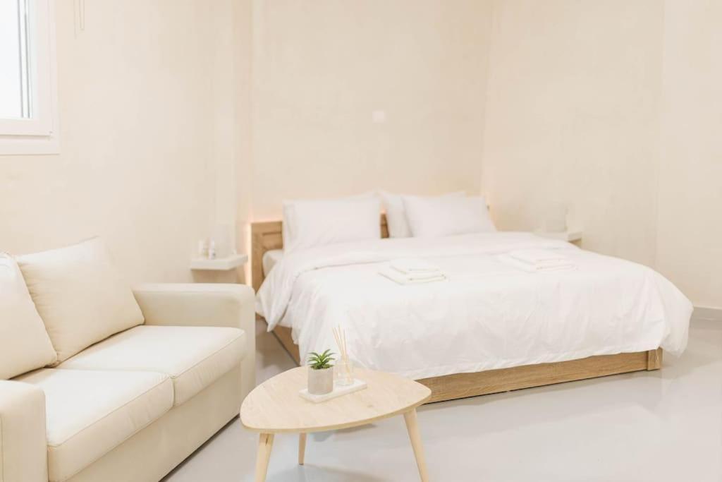Modern Hiding Place In The Heart Of 아테네 외부 사진