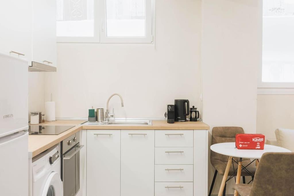 Modern Hiding Place In The Heart Of 아테네 외부 사진