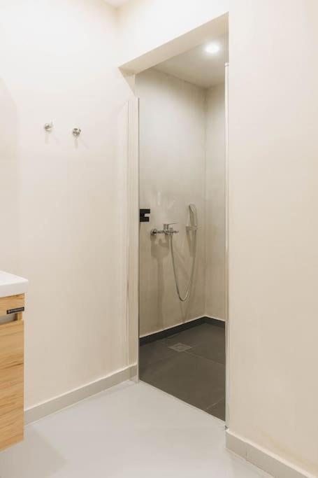 Modern Hiding Place In The Heart Of 아테네 외부 사진