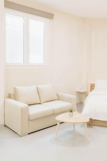 Modern Hiding Place In The Heart Of 아테네 외부 사진