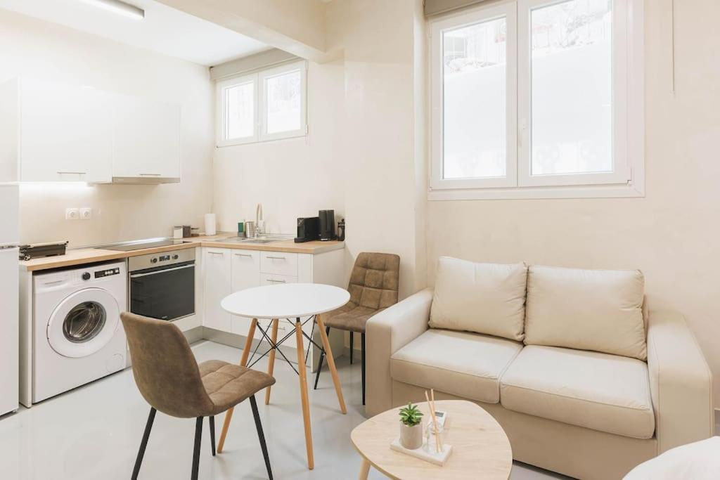 Modern Hiding Place In The Heart Of 아테네 외부 사진
