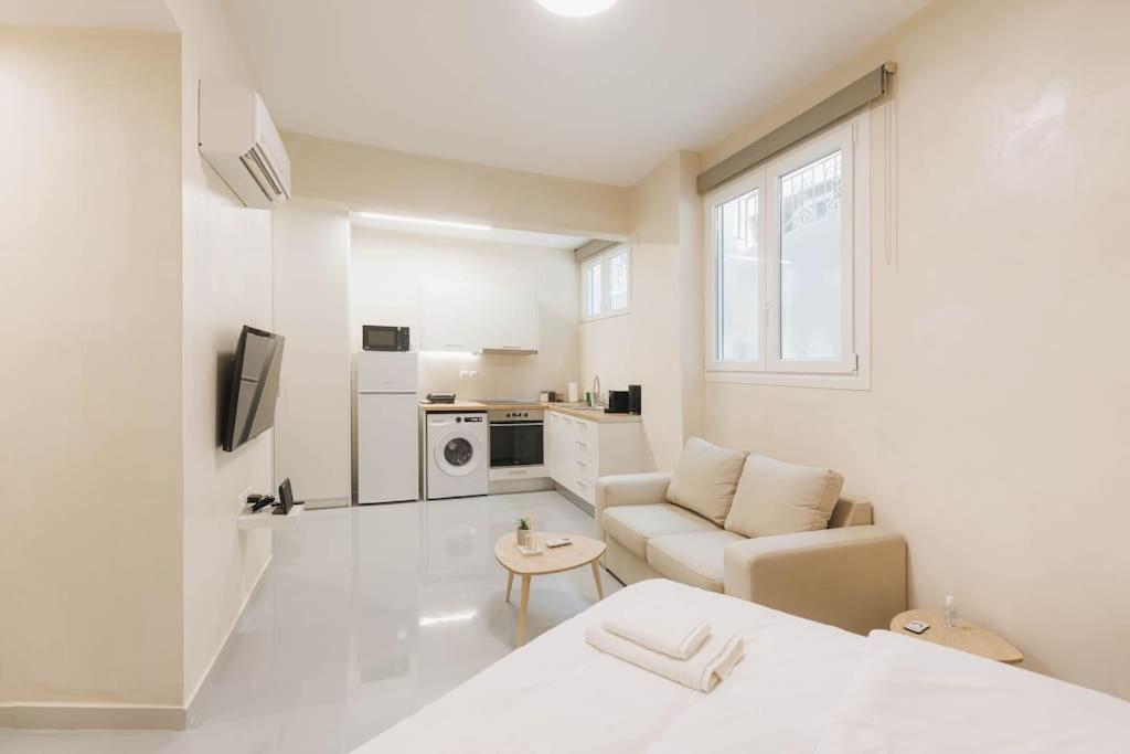 Modern Hiding Place In The Heart Of 아테네 외부 사진